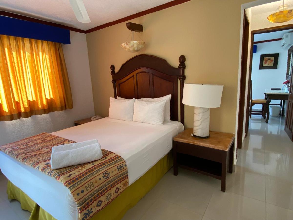 Hotel Las Golondrinas Playa del Carmen Exterior foto